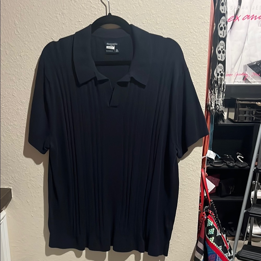 Abercrombie & Fitch Men's Navy Short Sleeve Shirt